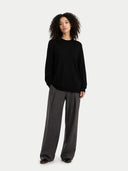 Women C-Neck  Cashmere Sweater Black  worn by model, front view on white background